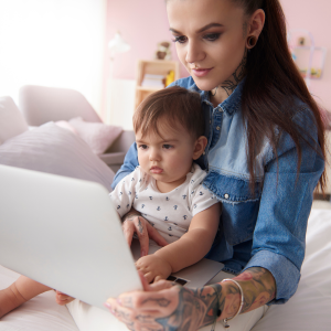 women returning to the workplace after having a baby | should you acknowledge your maternity leave period on your resume